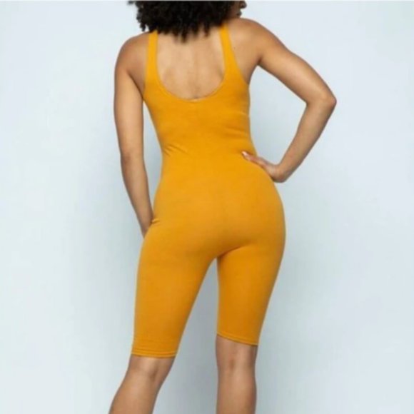 Bermuda Short Yoga Bodysuit Jumpsuit. - Picture 2 of 4